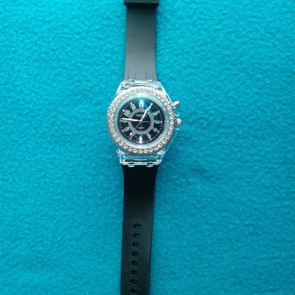 Watch - Picture 5 of 6